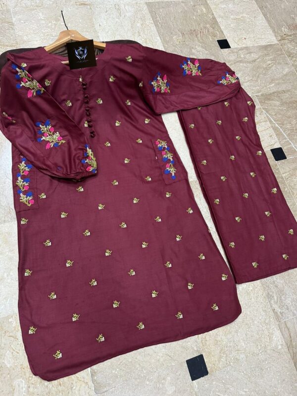 CASUal Kurti With Emb Flapper - Image 3