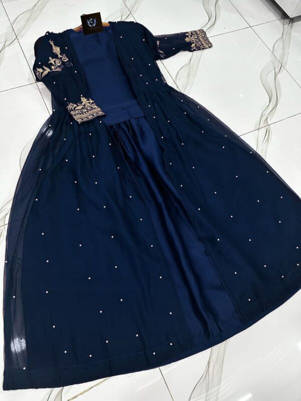Embroidered Gown Witn Embroidery Belt - Image 7
