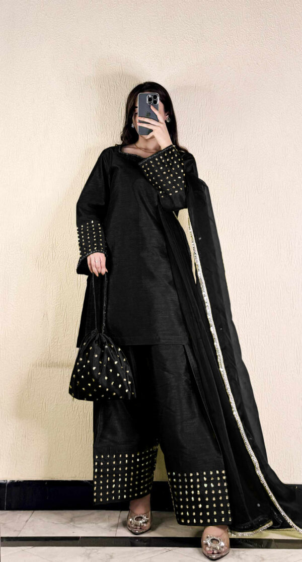 Most Trending Farshi Shalwar Kameez With Potli 4Pcs - Image 4