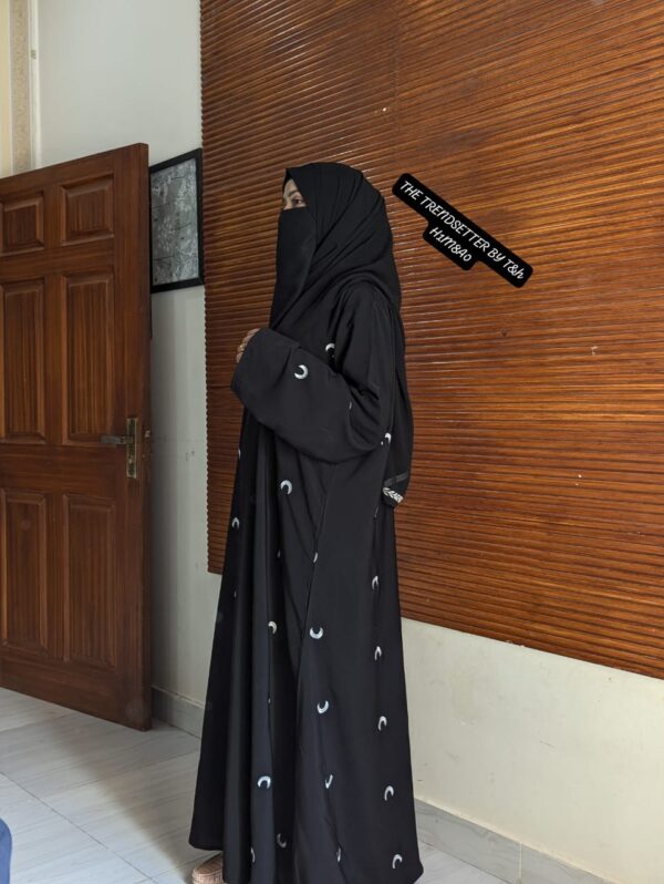 The Trendsetter moon embroidered abaya